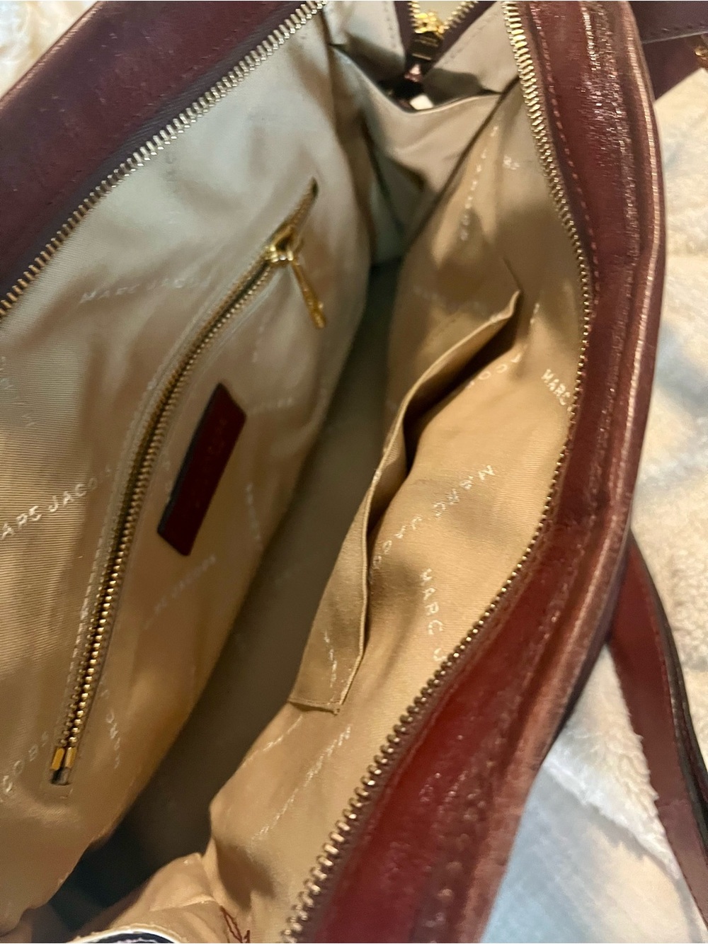 Marc Jacobs Burgundy Leather Satchel with Gold Hardware - Picture 6 of 10